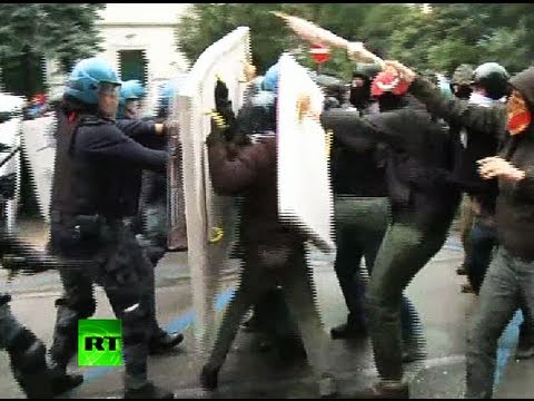 Youtube: Italy protest video: Police clash with 'No Monti Day' activists