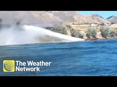 Youtube: AMAZING: Boater helps put out wildfire with his boat before help arrives