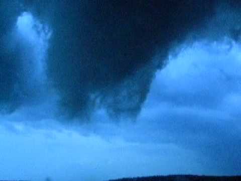 Youtube: Tornado in Sergiev Posad, Russia