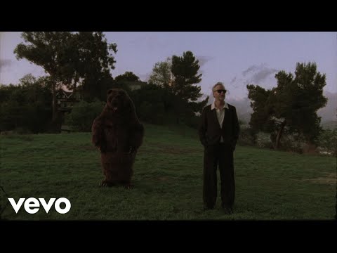 Youtube: Matt Berninger - No Love