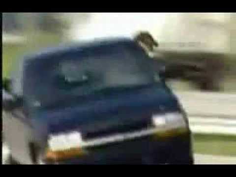 Youtube: Dog in police chase down freeway