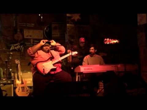 Youtube: Blues Shuffle with Christone Kingfish Ingram at Ground Zero Blues Club 12-18-14