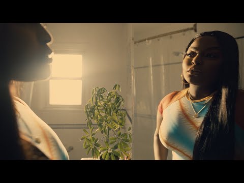 Youtube: Asiahn - FALL BACK (Official Video)