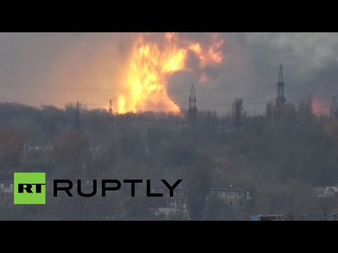 Youtube: RAW: Munitions plant blast rocks Donetsk, fireballs & smoke billow skyward