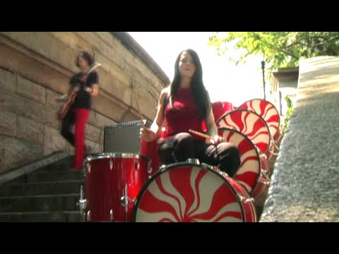 Youtube: The White Stripes - The Hardest Button To Button (Official Music Video)