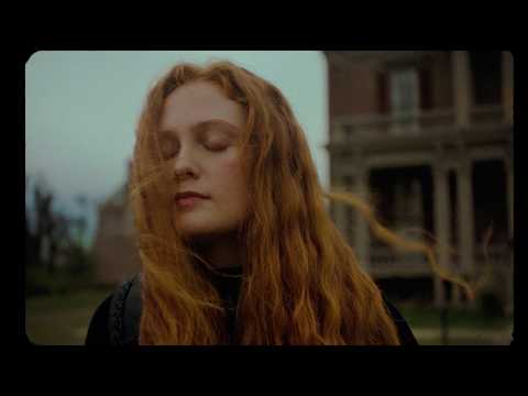 Youtube: Cassandra Coleman - Dying Star (Official Visualizer)