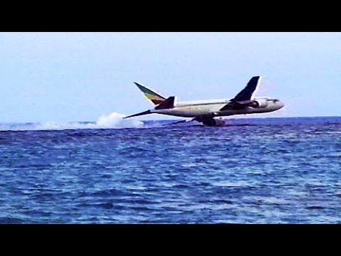 Youtube: Hijacked Plane Disaster - Water Crash Landing
