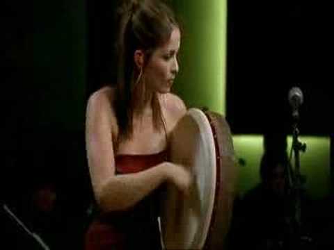 Youtube: The Corrs- Toss The Feathers
