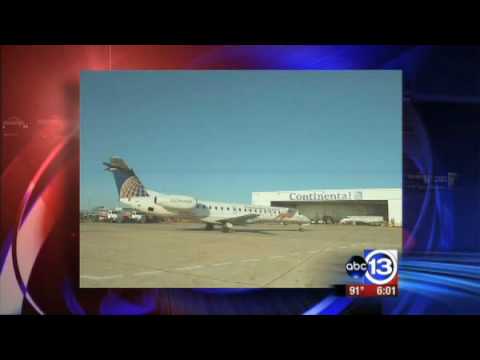 Youtube: Pilots leaving Houston near miss with rocket / UFO