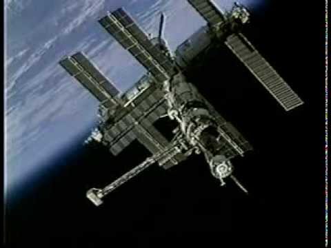 Youtube: UFO flies over shuttle as IMAX rolls.