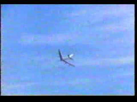 Youtube: Boeing 707 does a roll.