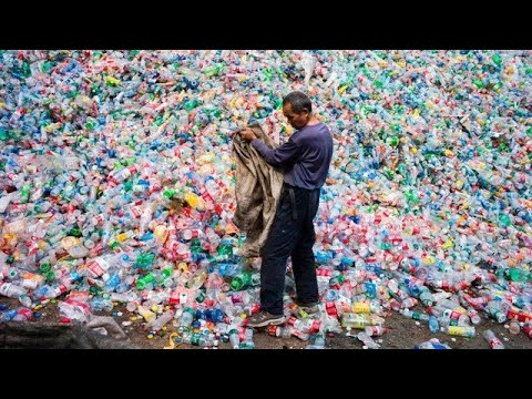 Youtube: Müll-Problem: Forscher entdecken Plastik-fressendes Enzym | DER SPIEGEL