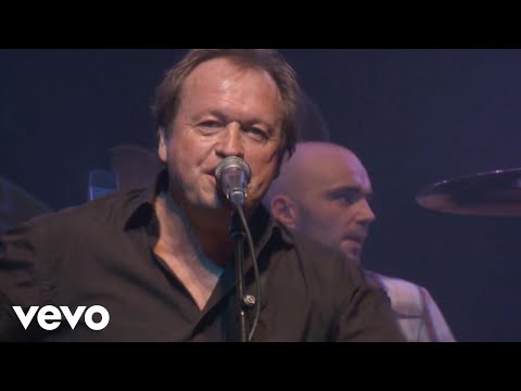 Youtube: Level 42 - The Chinese Way (30th Anniversary World Tour 22.10.2010)