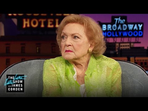 Youtube: Betty White Shows Off Her Poker Face