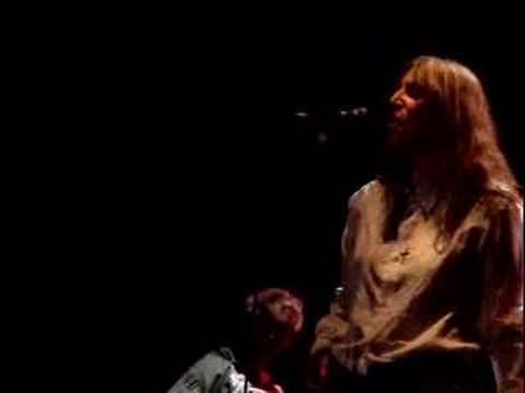 Youtube: Patti Smith - Smells Like Teen Spirit