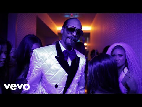 Youtube: Snoop Dogg - 'Sweat' Snoop Dogg vs David Guetta (Remix) [Official Video]