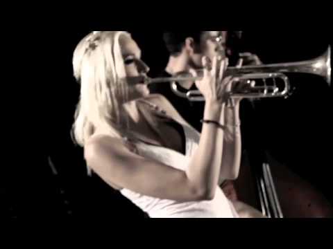 Youtube: Jenny and the Mexicats - Me Voy a Ir (Tito Lara Session)