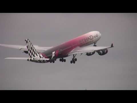 Youtube: Wing Condensation on Etihad FORMULA 1 A340 take off - Sydney Airport