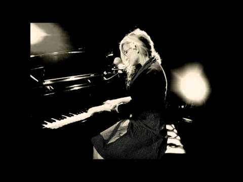 Youtube: Melody Gardot - Cry Wolf