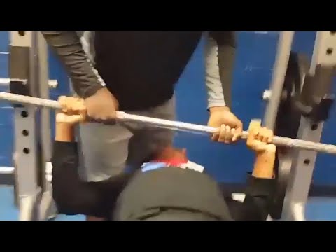 Youtube: Guy Farts Whilst Trying To Lift 185 Pound - Laughter Ensues
