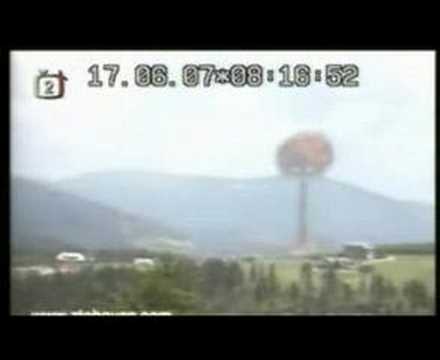 Youtube: Nuclear Explosion - Czech TV Hacker - Atomic Bomb