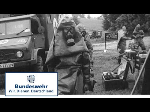 Youtube: Classix: Sanitätsgefreite beim ABC-Angriff (1970) - Bundeswehr
