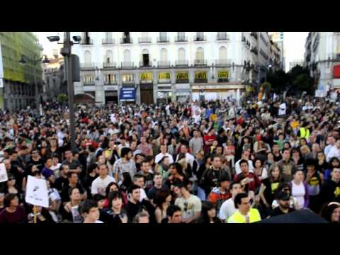 Youtube: Spanish REVOLUTION 15/05/11 Madrid We want REAL DEMOCRACY NOW!