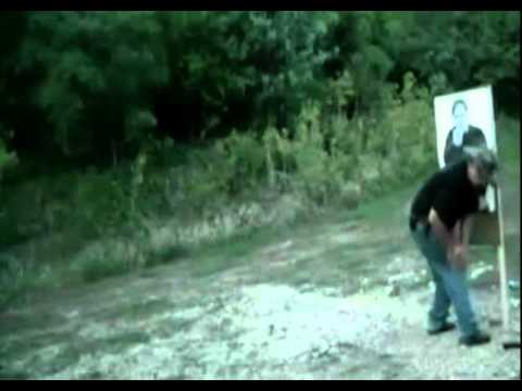 Youtube: Mann schießt sich selber ins Bein