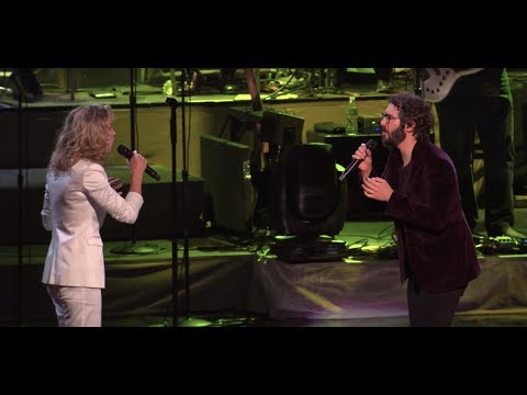 Youtube: Josh Groban and Jennifer Nettles - 99 Years [Official Live from Madison Square Garden]