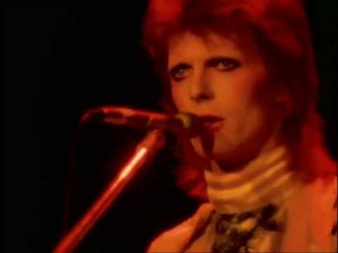 Youtube: David Bowie - Moonage Daydream (live)