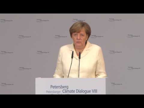 Youtube: Zum Anschlag in Manchester - Merkel: „Deutschland steht an Ihrer Seite!“