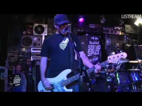 Youtube: Pennywise Live at KROQ Red Bull Soundspace