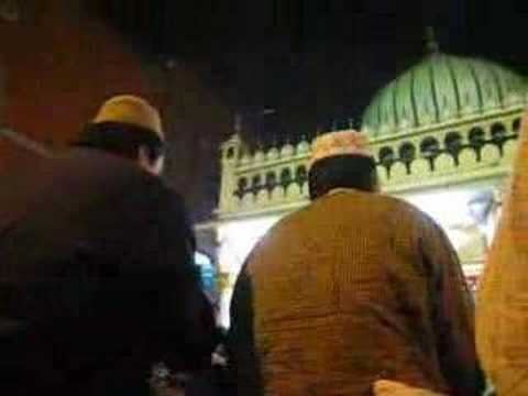 Youtube: Qawwali at Nizamuddin Auliya