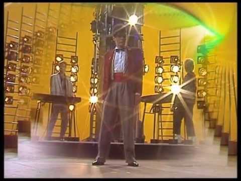 Youtube: Alphaville - Sounds Like A Melody (Live Wetten Dass 1984)