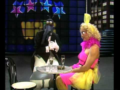 Youtube: EAV - Küss die Hand schöne Frau 1996