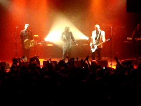 Youtube: Killing Joke - Tomorrow's World ( Helsinki 11.10.2010 )