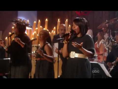 Youtube: Jennifer Hudson - Christmas Gospel Medley