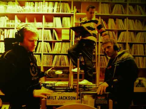 Youtube: Stieber Twins - Doppelt nicht Stereo (Live RMX - Flava of the Year Mühlhausen 2005)