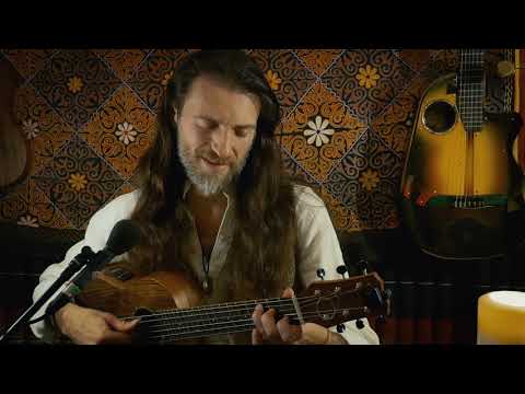 Youtube: Estas Tonne - Winter Solstice Dreaming (Live)