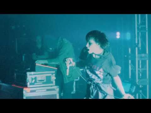 Youtube: Crystal Castles - Celestica live @ La Cigale - Paris 2010_10_30