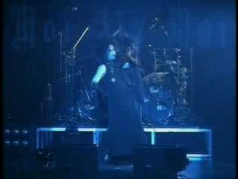 Youtube: Moi dix Mois - Night Breed