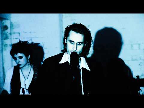 Youtube: Mouth Ulcers - Closer To You (Official Video)