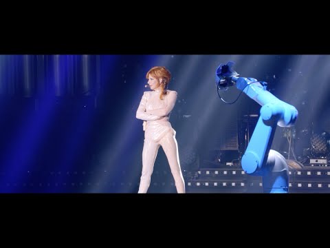Youtube: Mylène Farmer - C'est une belle journée (Timeless 2013 Live)