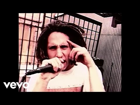 Youtube: Rage Against The Machine - Bombtrack (Official Video)
