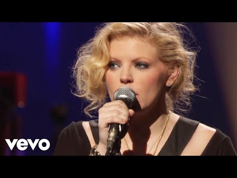 Youtube: The Chicks - Cowboy Take Me Away (Live at VH1 Storytellers)