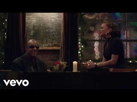 Youtube: Stevie Wonder, Andra Day - Someday At Christmas