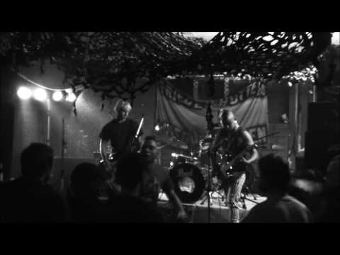 Youtube: ASSEL TERROR + GASTSÄNGER (L ATTENTAT - OHNE SINN)