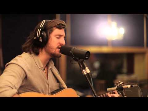 Youtube: Amistat - Lines of Sight feat. Zafsounds ( live session at Sing Sing Studios )