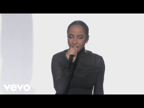 Youtube: Sade - Love Is Found (Live 2011)