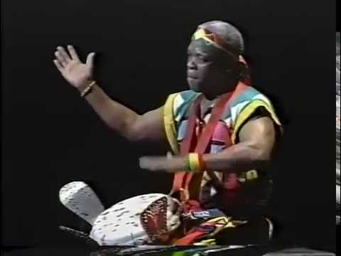 Youtube: Hayashi-Mamady duo. Grandmasters Mamady Keita (djembeföla) and Eitetsu Hayashi (taiko soloist)